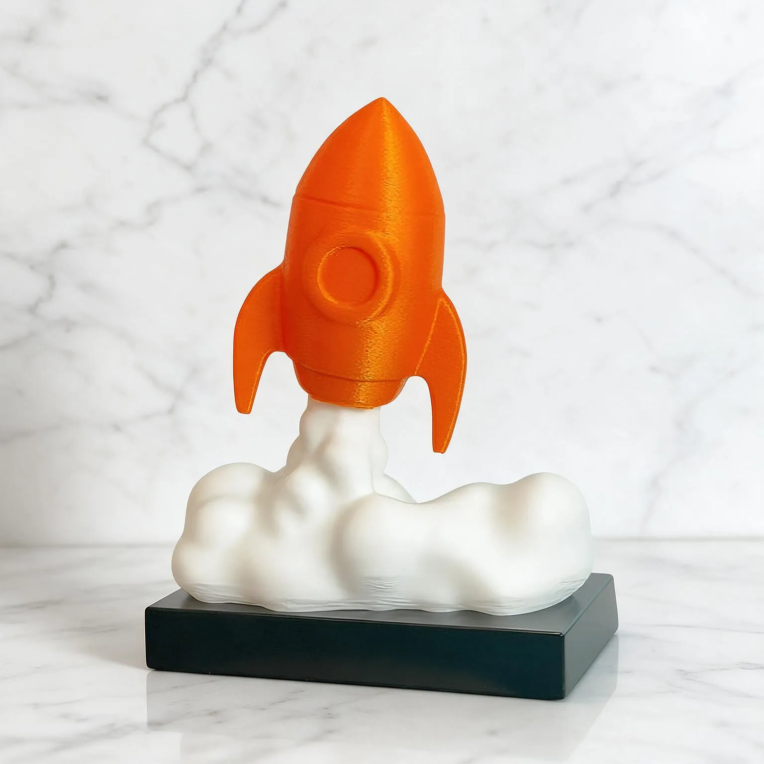 detalle-del-trofeo-3d-cohete-con-acabado-brillante-para-reconocimientos-corporativos