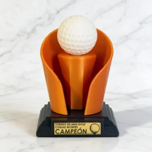 trofeo-3d-golf-con-bola-blanca-y-soporte-naranja-sobre-base-negra-para-campeonatos