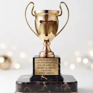 trofeo-copa-dorada-con-cruz-al-medio-y-base-en-plastico-negro